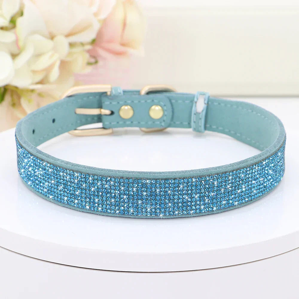 Velvexa | Luxuriöses Hundehalsband mit Strasssteinen und weichem Wildleder-Finish